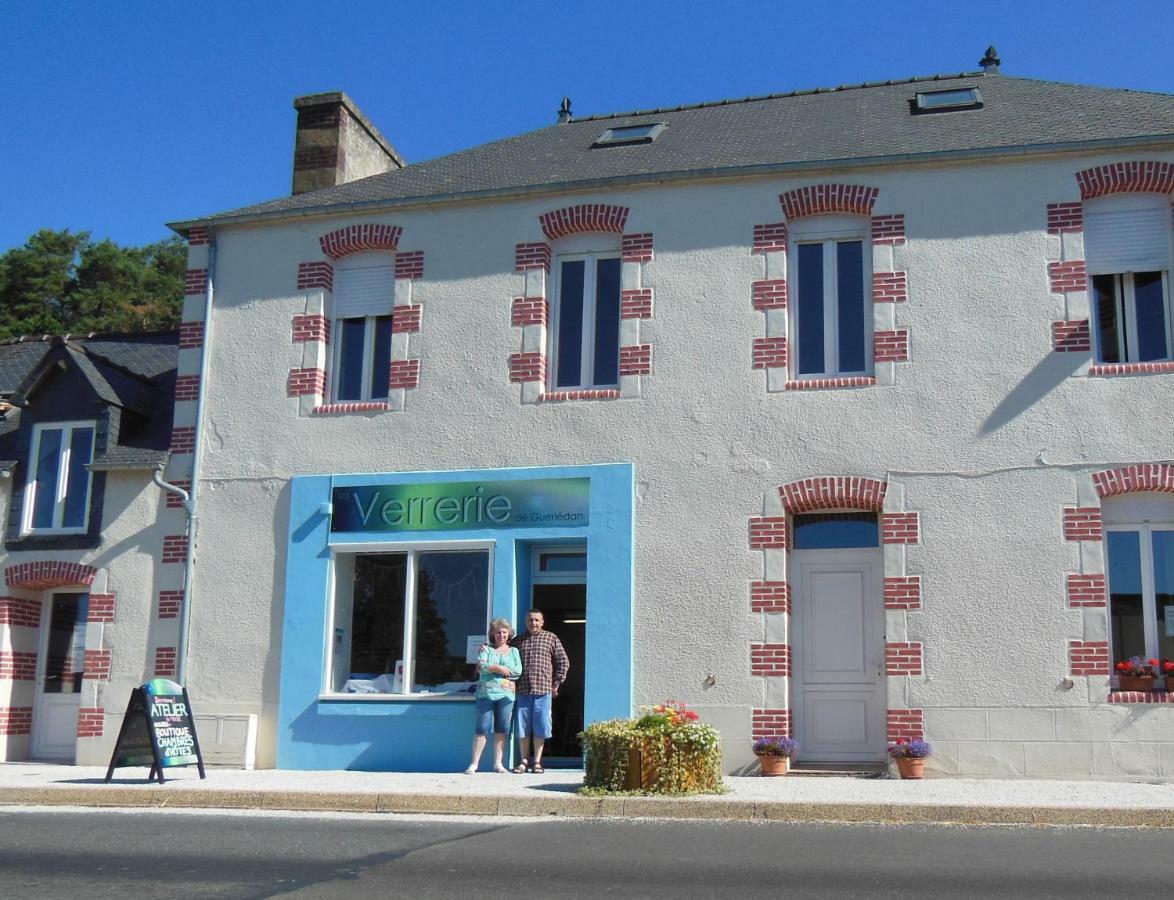 La Verrerie De Guerledan Bed & Breakfast Caurel  Exterior photo